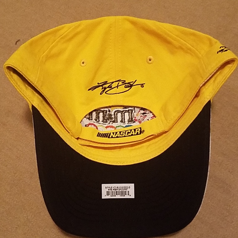 NWOT Kyle Busch M&M's Nascar #18 Joe Gibbs Racing - Picture 5 of 8